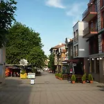 Sea Garden Plaza - Free Parking